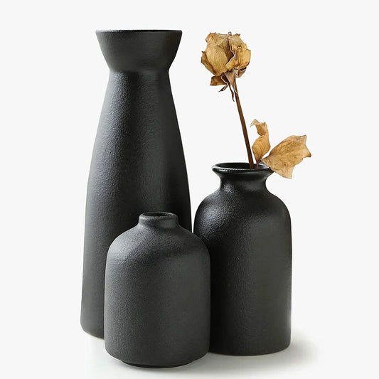 Skulpturale Keramikvasen mit edlem Finish