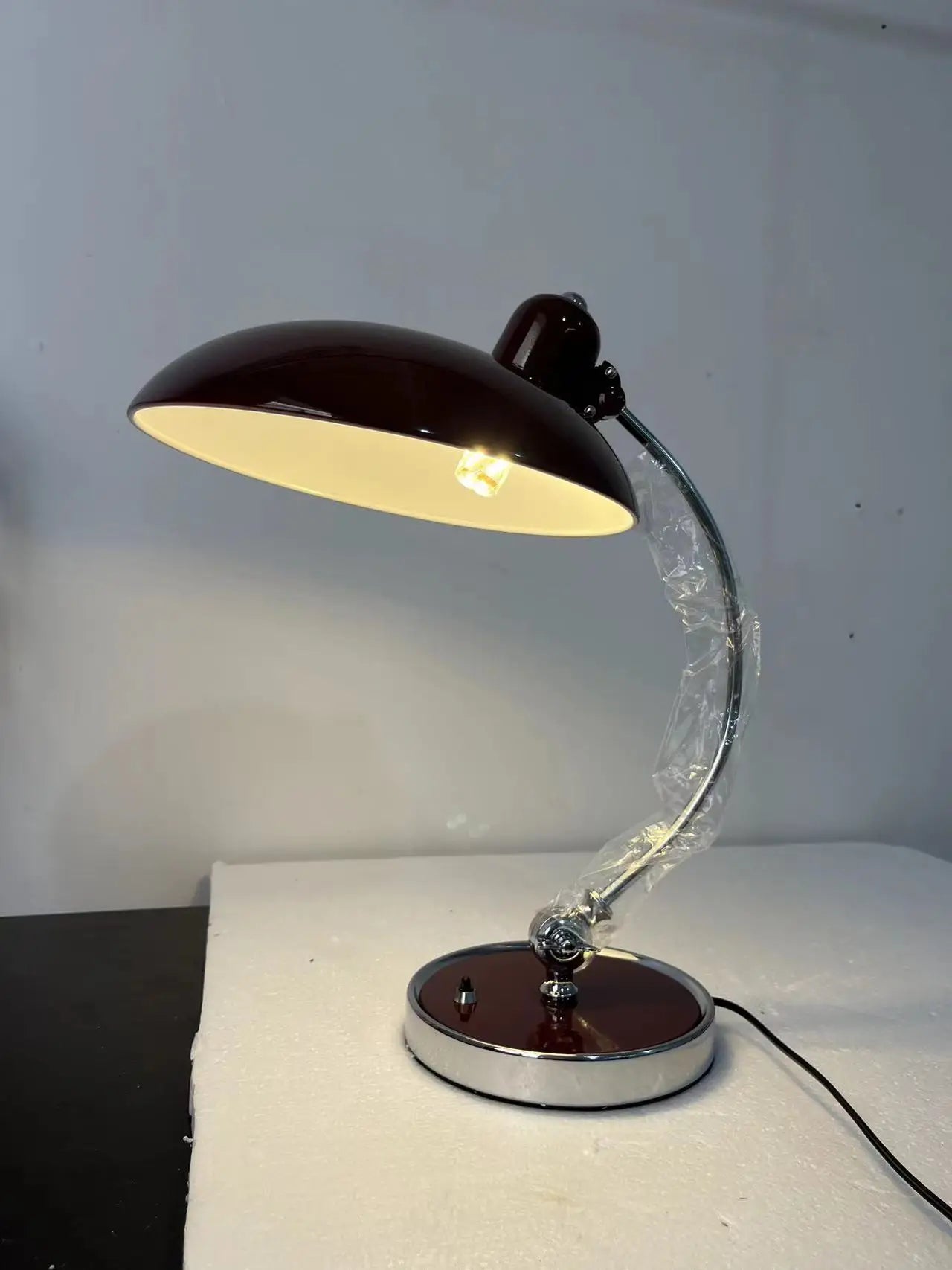 Retro Eleganz Tischlampe – Schaffe eine gemütliche Atmosphäre