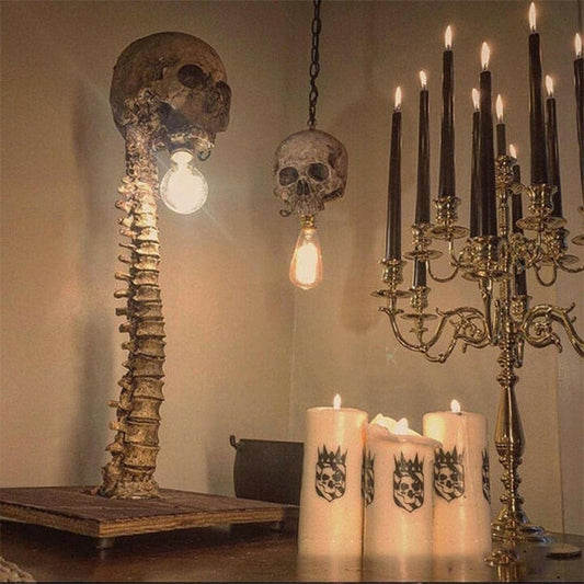 Schedel-Lampe mit Wirbelsäule – Mystisches und einzigartiges Interieurstück