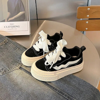 Verspielte Kindersneakers – Komfort und Stil bei jedem Schritt