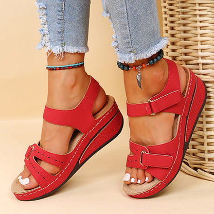 Orthopädische Damen Sandalen mit Keilabsatz für Komfort und Stil