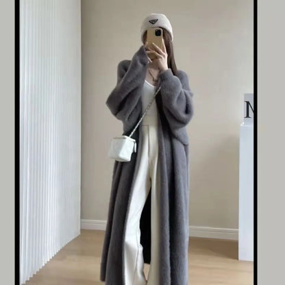 Langer Fluffy Cardigan für Damen – Weicher Kaschmirmix in Neutralton
