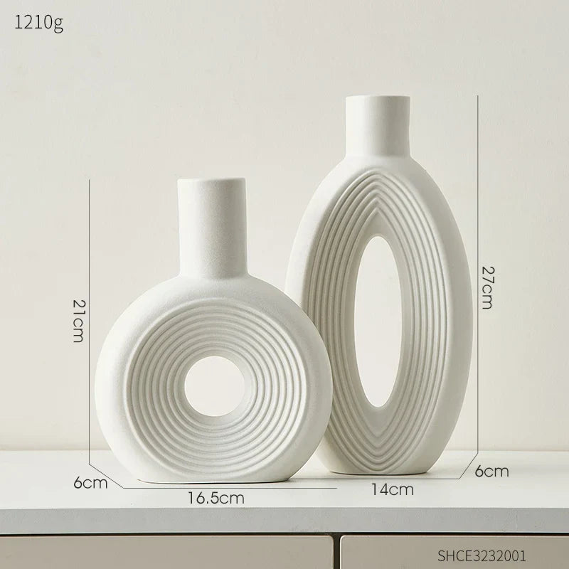 Moderne Skulpturale Vasen – Elegant und Minimalistisch