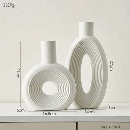 Moderne Skulpturale Vasen – Elegant und Minimalistisch