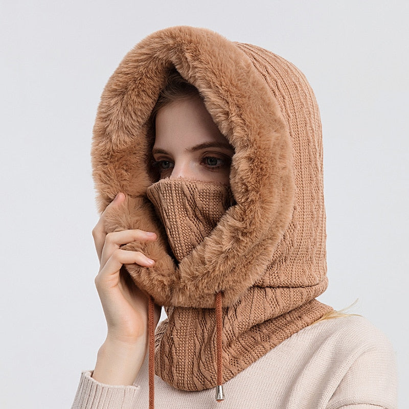 Flauschige Winter-Kapuze mit Schal