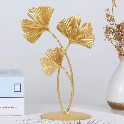 Goldene Ginkgo-Dekoration