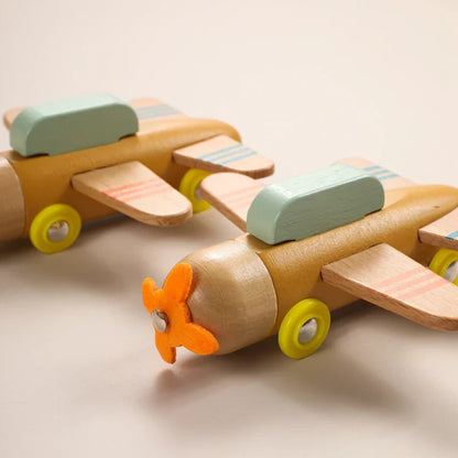 Kreatives Holzflugzeug-Spielzeug – Für stundenlangen Spielspaß