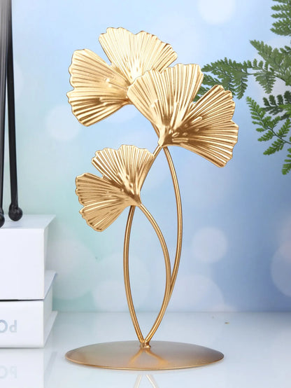 Goldene Ginkgo-Dekoration