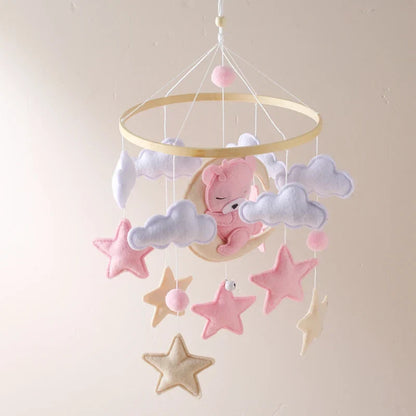 Holz-Wiegemobil mit Filz-Bären – Beruhigendes und Stilvolles Baby-Accessoire