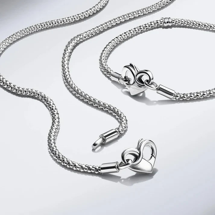 Herzförmiges Silberarmband – Zierliche Eleganz für den Alltag