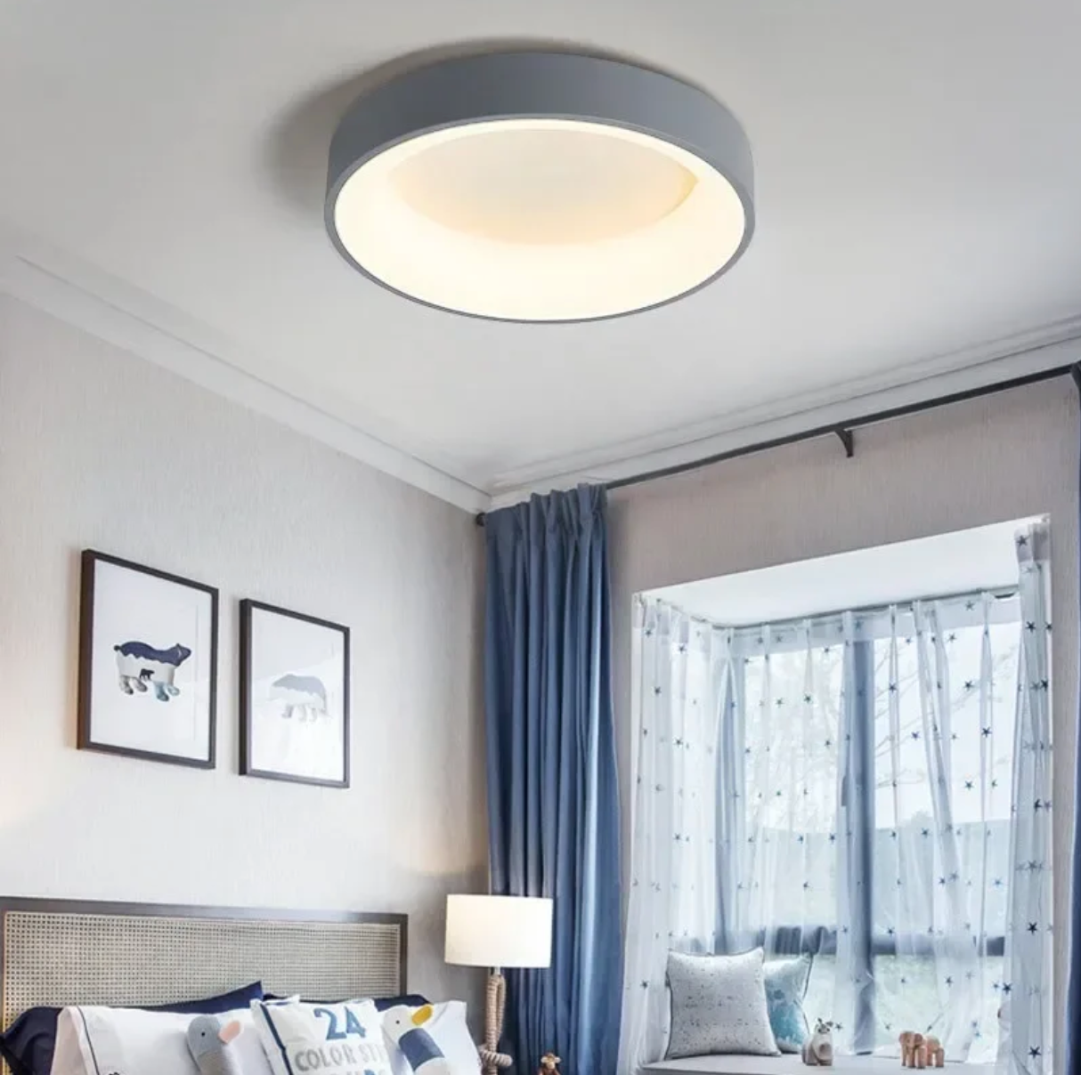 Runde LED-Deckenleuchte im minimalistischen Stil