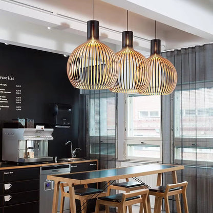 Natura Orb Hängeleuchte – Organisches Holzdesign für Gemütliche Interiors