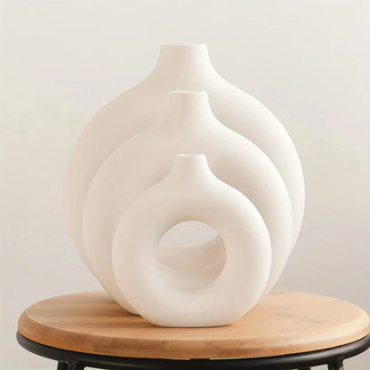 Runde Keramik-Vase im skandinavischen Stil