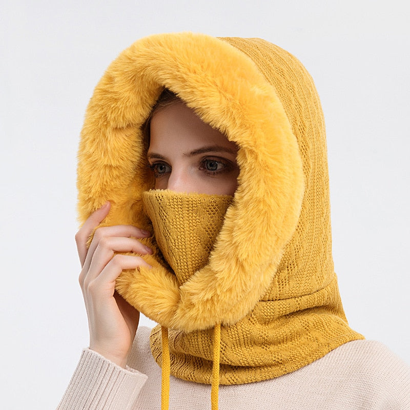 Flauschige Winter-Kapuze mit Schal