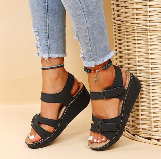 Komfortabel Chic Sandalen – Stylisch und Funktional