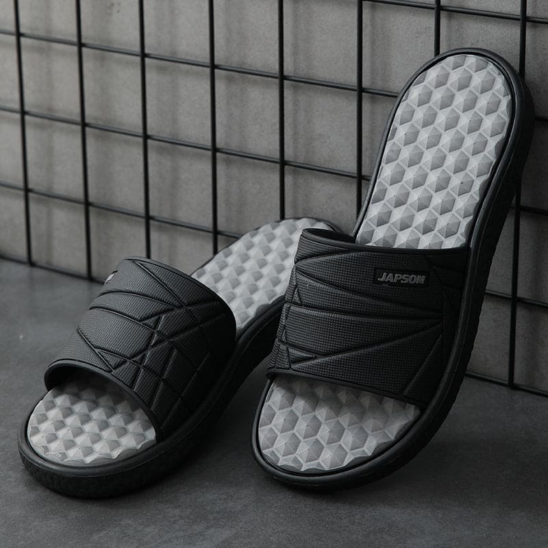 Liam Herren Slipper – Komfort und Stil für warme Sommertage