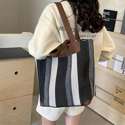 MetroStripe Casual Tote – Funktionalität und Design