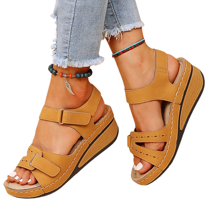 Orthopädische Damen Sandalen mit Keilabsatz für Komfort und Stil