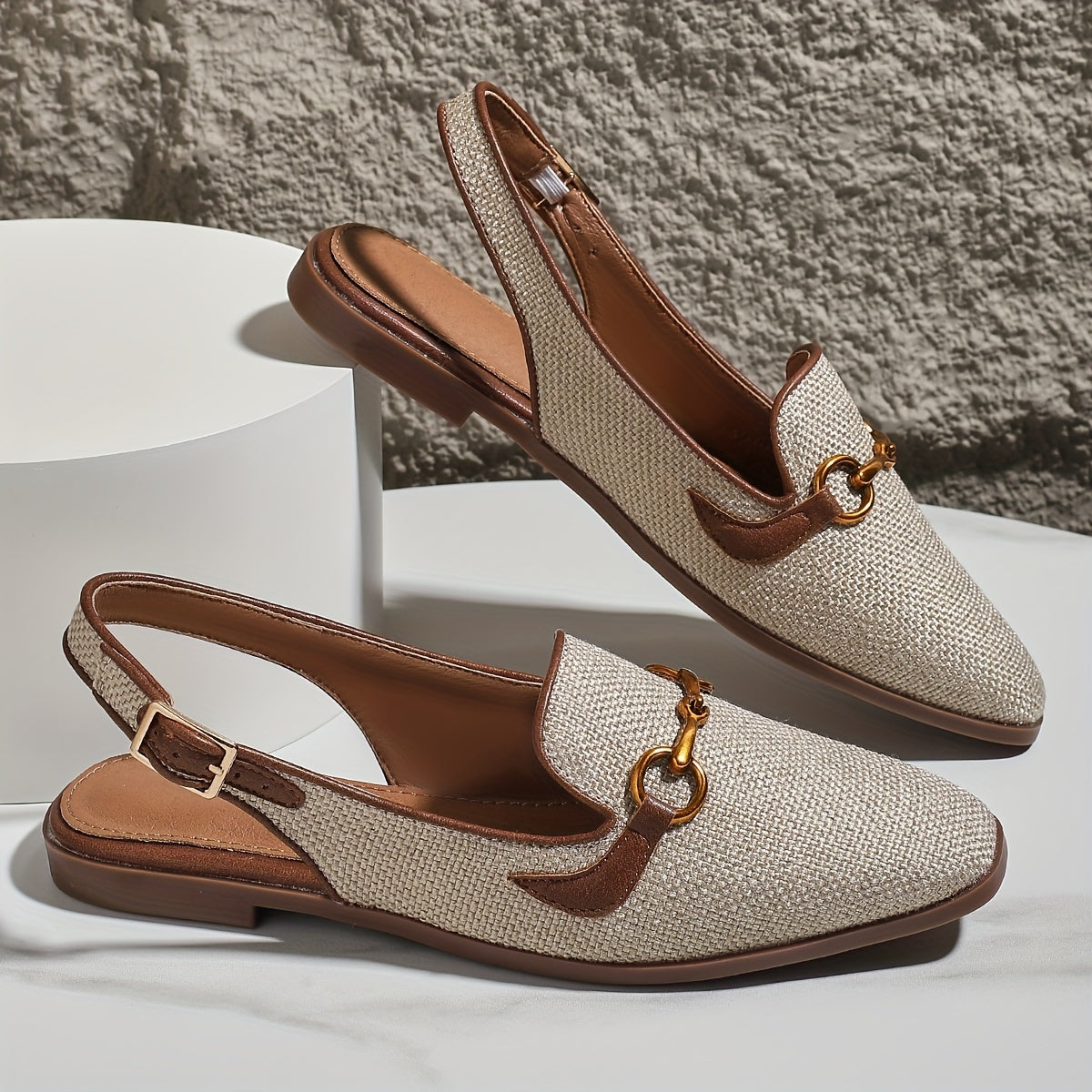 Damen Sandalen mit Metallverschluss – Stilvoll und Komfortabel mit Quadratzehen