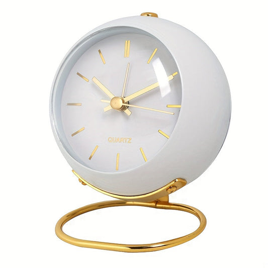 Nordic Silent Desk Clock – Leuchtende Zeiger & Metallrahmen