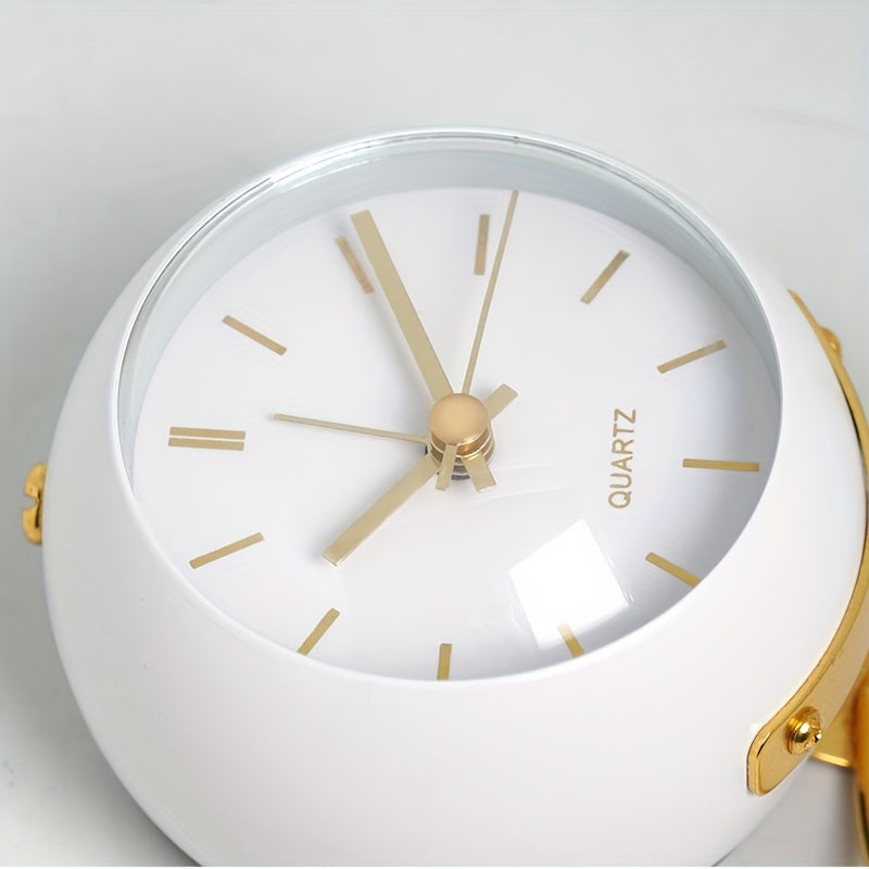 Nordic Silent Desk Clock – Leuchtende Zeiger & Metallrahmen