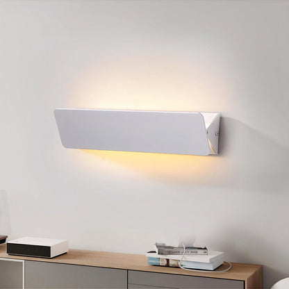 FlexiGlow Moderne Weiße Wandlampe – Verstellbare Klappe für Perfekte Lichtstreuung
