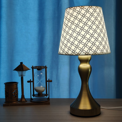 Goldene Eleganz Tischlampe – Raffinierter Stil für jeden Raum