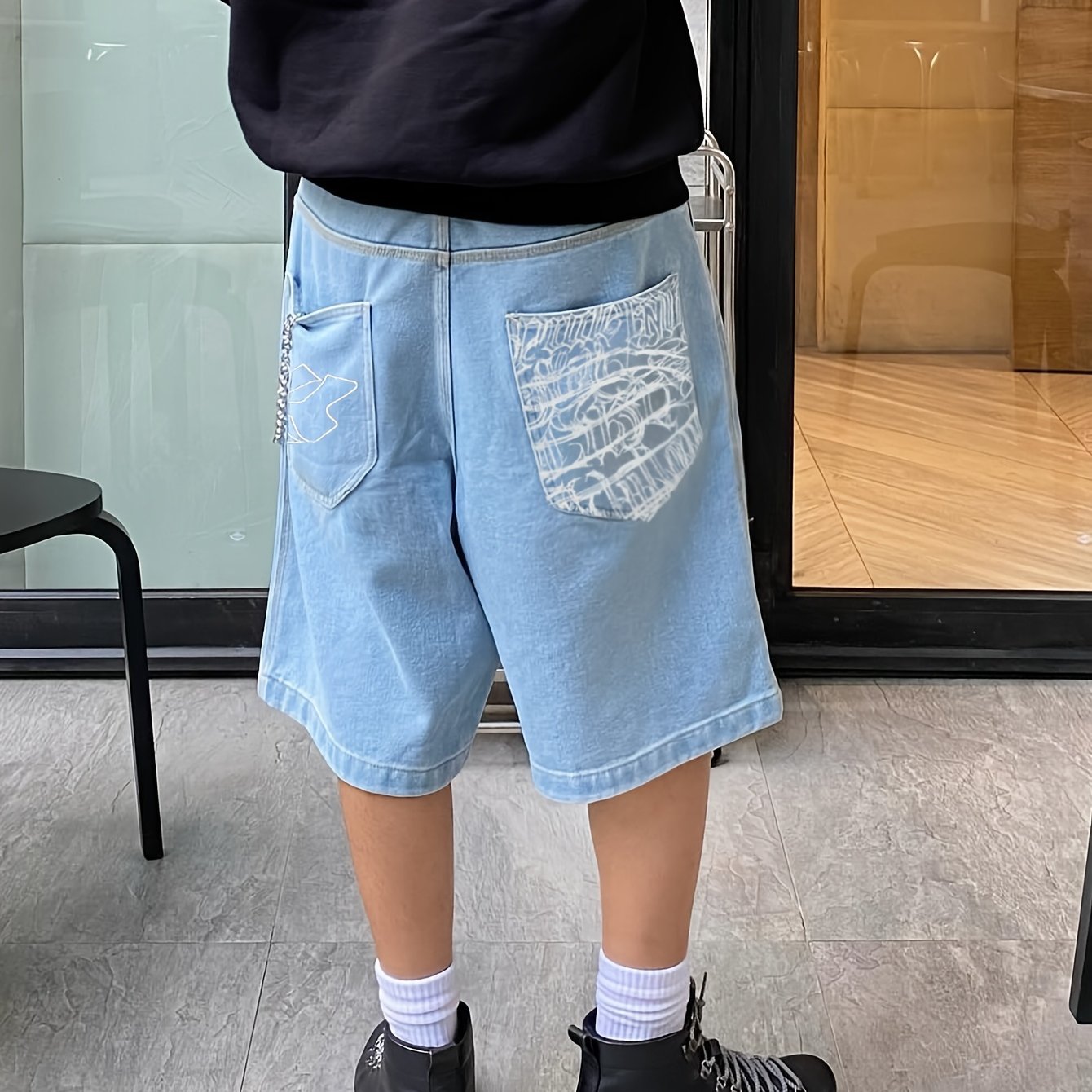 Lässige Bermuda-Denim-Shorts – Lockere Passform mit Stilvollen Blumenstickereien