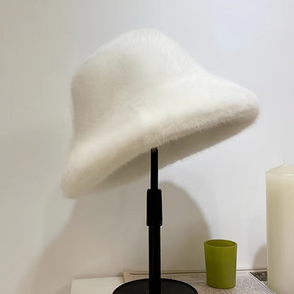 Livia Winterhut – Luxus Kunstpelz mit Ohrenklappen