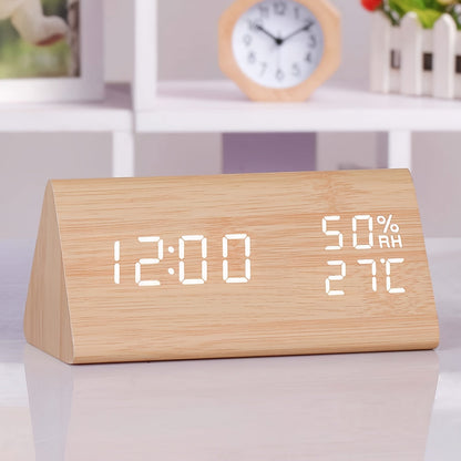 TriWood LED Wecker – Funktionales und Minimalistisches Design
