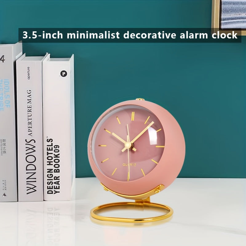 Nordic Silent Desk Clock – Leuchtende Zeiger & Metallrahmen