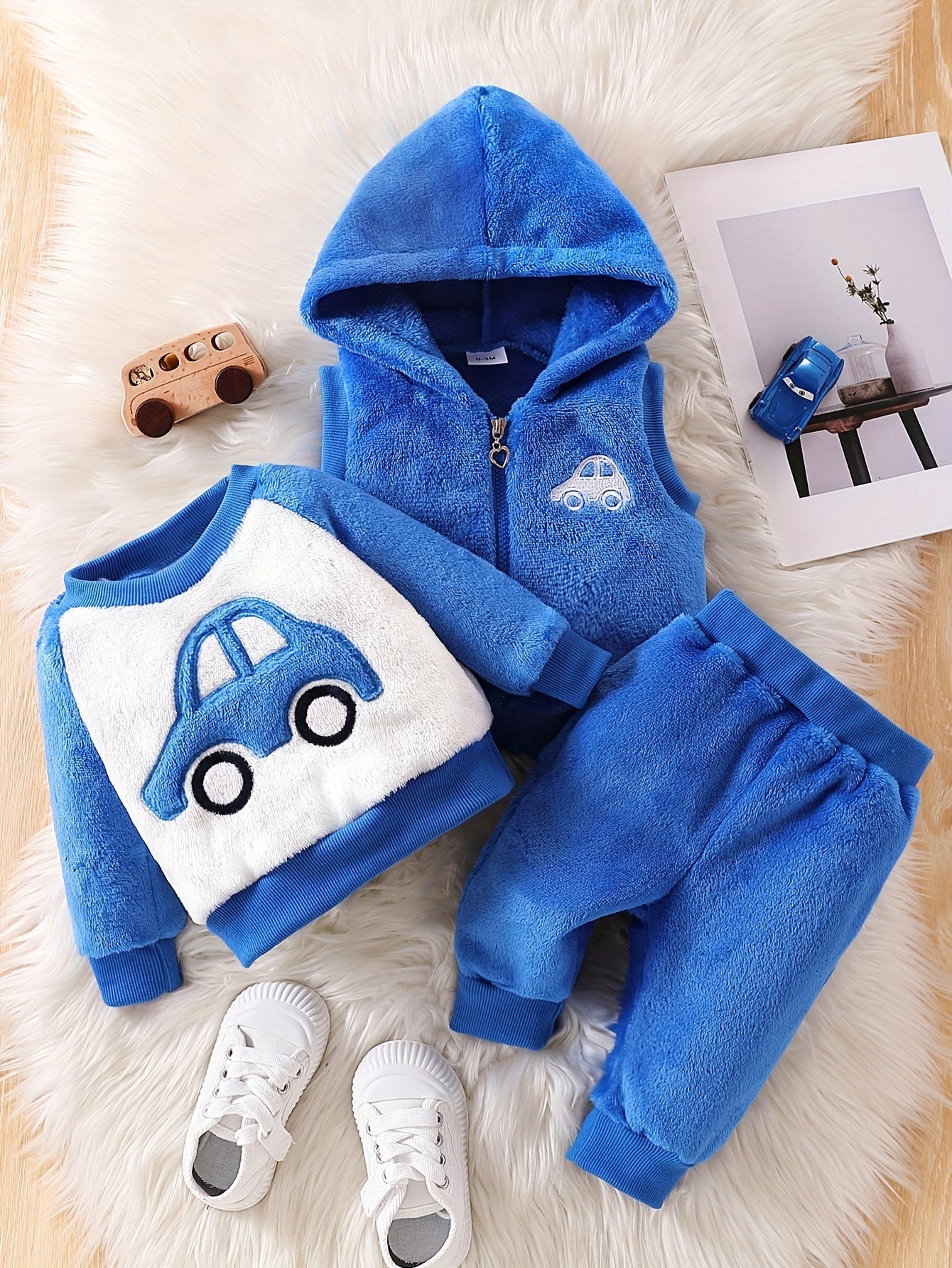 Zoomer Baby Set – Niedliche Auto-Stickerei für die kühleren Tage