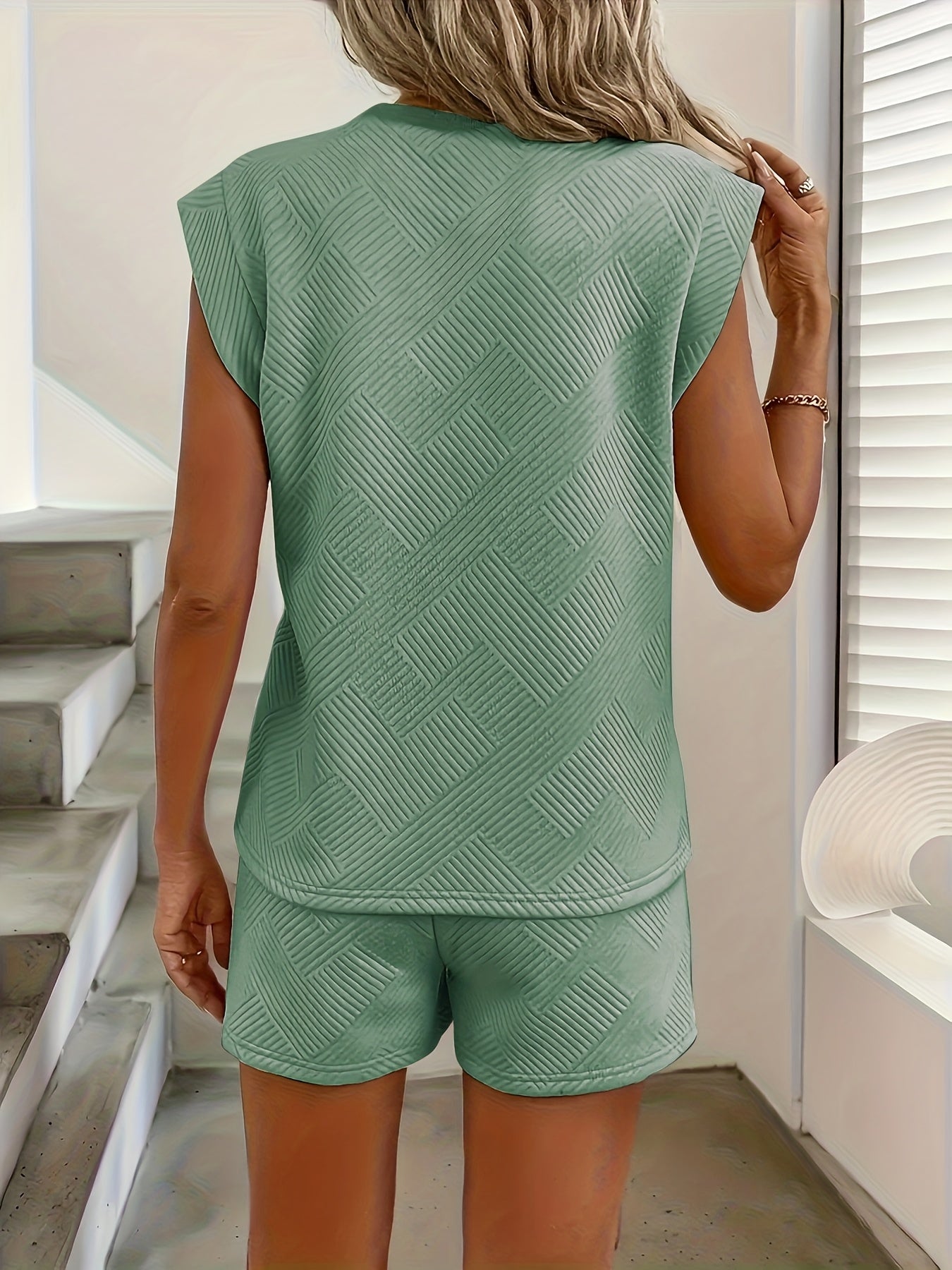 Elegantes grünes Damen-Zweiteiler-Set – Crop Top & Shorts