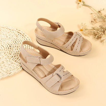 Orthopädische Damen Sandalen mit Keilabsatz für Komfort und Stil