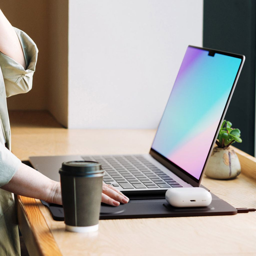 PowerDesk Sleeve – Schlanke Laptop-Hüllen mit Drahtloser Ladefunktion