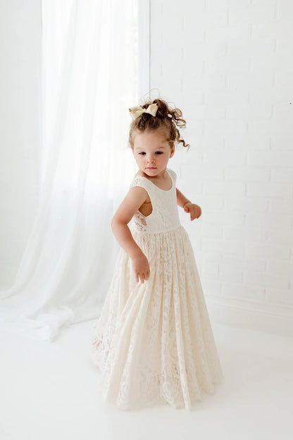 Mädchenkleid für Hochzeit oder Fest – Elegante Spitze & Tüll