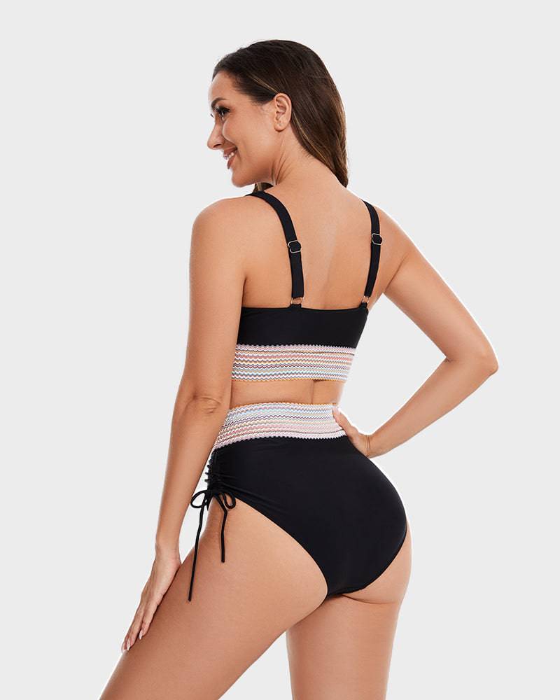 Eleganter Shaping-Bikini – Unterstützung und Komfort am Wasser