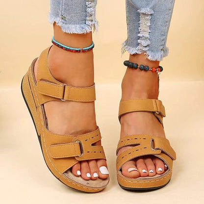 Orthopädische Damen Sandalen mit Keilabsatz für Komfort und Stil