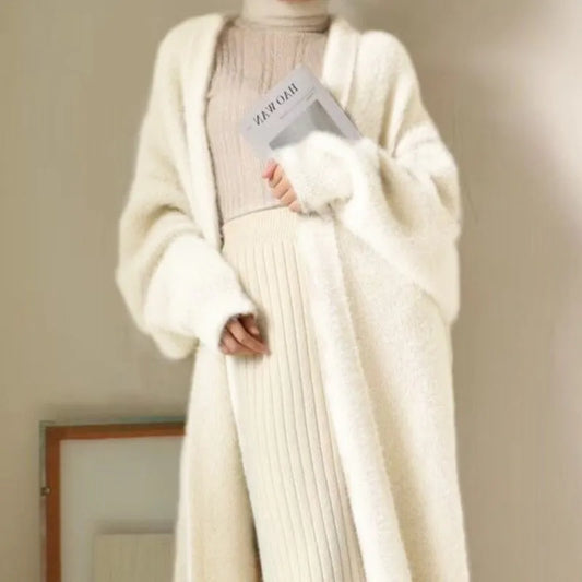 Langer Fluffy Cardigan für Damen – Weicher Kaschmirmix in Neutralton